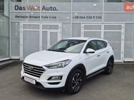 Белый Хендай Туксон, объемом двигателя 2 л и пробегом 42 тыс. км за 23900 $, фото 1 на Automoto.ua