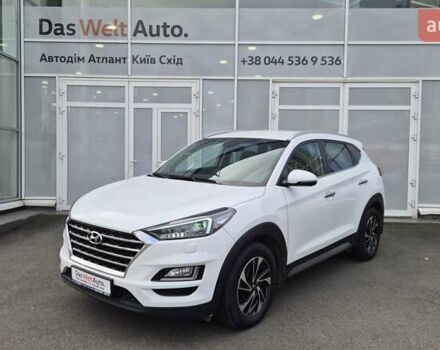 Белый Хендай Туксон, объемом двигателя 2 л и пробегом 42 тыс. км за 23900 $, фото 1 на Automoto.ua