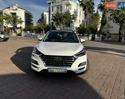 Белый Хендай Туксон, объемом двигателя 2 л и пробегом 50 тыс. км за 22500 $, фото 1 на Automoto.ua
