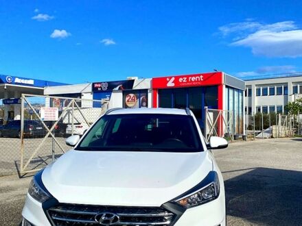 Белый Хендай Туксон, объемом двигателя 1.6 л и пробегом 77 тыс. км за 15700 $, фото 1 на Automoto.ua