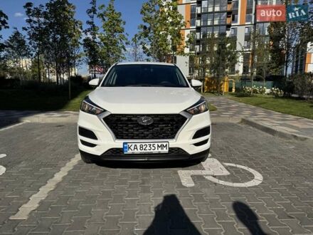 Белый Хендай Туксон, объемом двигателя 2 л и пробегом 68 тыс. км за 18250 $, фото 1 на Automoto.ua