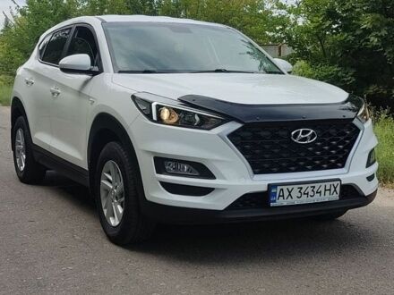 Белый Хендай Туксон, объемом двигателя 2 л и пробегом 36 тыс. км за 20700 $, фото 1 на Automoto.ua