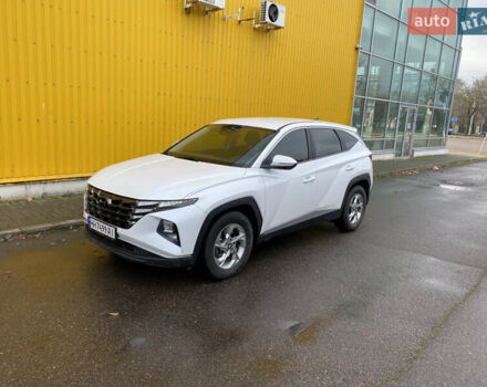 Белый Хендай Туксон, объемом двигателя 2 л и пробегом 110 тыс. км за 25999 $, фото 1 на Automoto.ua