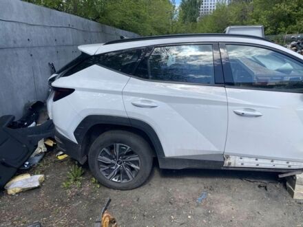 Хендай Туксон 2023 у Сарнах на Automoto.ua Білий Хендай Туксон, об'ємом двигуна 0 л та пробігом 20 тис. км за 1000 $, фото 1 на Automoto.ua