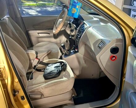 Бежевий Хендай Туксон, об'ємом двигуна 2 л та пробігом 250 тис. км за 7500 $, фото 8 на Automoto.ua