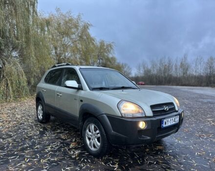 Бежевый Хендай Туксон, объемом двигателя 2 л и пробегом 247 тыс. км за 3500 $, фото 6 на Automoto.ua