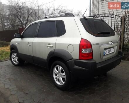 Бежевый Хендай Туксон, объемом двигателя 2.7 л и пробегом 165 тыс. км за 7500 $, фото 1 на Automoto.ua