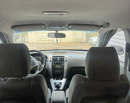 Бежевый Хендай Туксон, объемом двигателя 2 л и пробегом 325 тыс. км за 7400 $, фото 7 на Automoto.ua