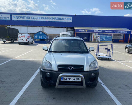 Бежевый Хендай Туксон, объемом двигателя 1.98 л и пробегом 275 тыс. км за 7000 $, фото 1 на Automoto.ua