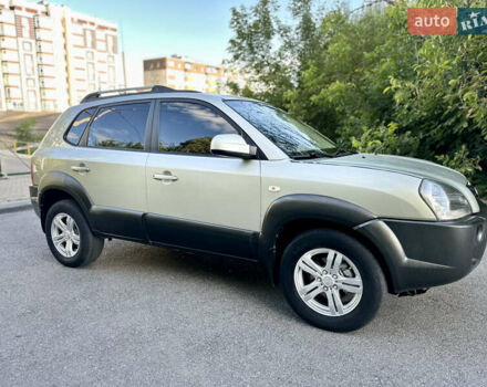 Бежевий Хендай Туксон, об'ємом двигуна 1.98 л та пробігом 248 тис. км за 6899 $, фото 4 на Automoto.ua