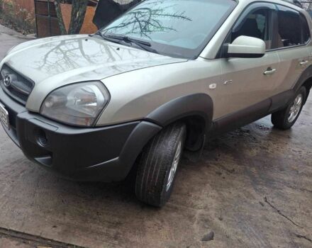 Бежевий Хендай Туксон, об'ємом двигуна 2 л та пробігом 180 тис. км за 7700 $, фото 1 на Automoto.ua