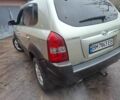 Бежевий Хендай Туксон, об'ємом двигуна 2 л та пробігом 180 тис. км за 7700 $, фото 4 на Automoto.ua
