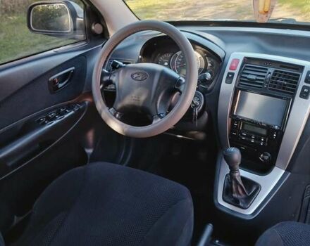 Бежевый Хендай Туксон, объемом двигателя 1.98 л и пробегом 260 тыс. км за 7200 $, фото 14 на Automoto.ua