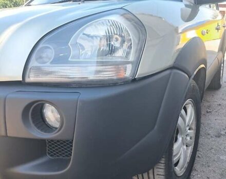 Бежевий Хендай Туксон, об'ємом двигуна 1.98 л та пробігом 202 тис. км за 7300 $, фото 7 на Automoto.ua