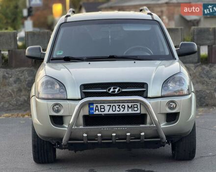 Бежевий Хендай Туксон, об'ємом двигуна 2 л та пробігом 256 тис. км за 8700 $, фото 4 на Automoto.ua