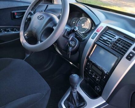 Бежевый Хендай Туксон, объемом двигателя 1.98 л и пробегом 260 тыс. км за 7200 $, фото 15 на Automoto.ua