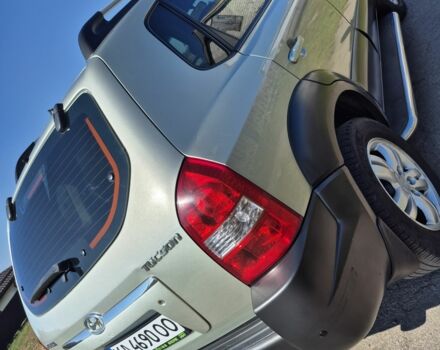 Бежевый Хендай Туксон, объемом двигателя 2 л и пробегом 180 тыс. км за 8300 $, фото 2 на Automoto.ua