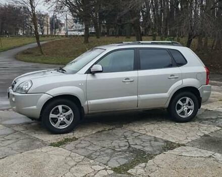 Бежевый Хендай Туксон, объемом двигателя 2 л и пробегом 254 тыс. км за 7700 $, фото 10 на Automoto.ua