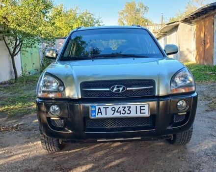 Бежевый Хендай Туксон, объемом двигателя 1.98 л и пробегом 260 тыс. км за 7200 $, фото 12 на Automoto.ua