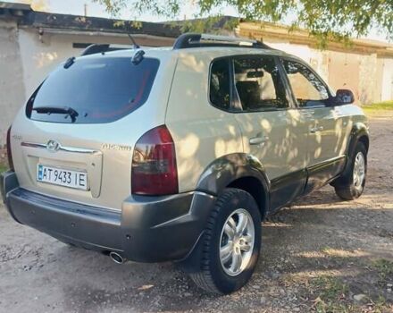 Бежевый Хендай Туксон, объемом двигателя 1.98 л и пробегом 260 тыс. км за 7200 $, фото 11 на Automoto.ua