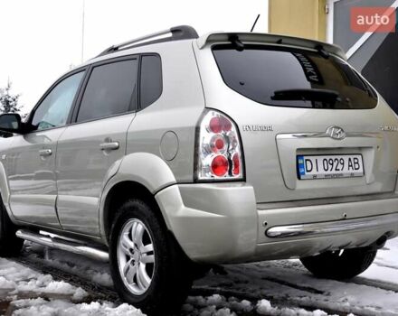 Бежевый Хендай Туксон, объемом двигателя 1.98 л и пробегом 257 тыс. км за 6500 $, фото 12 на Automoto.ua
