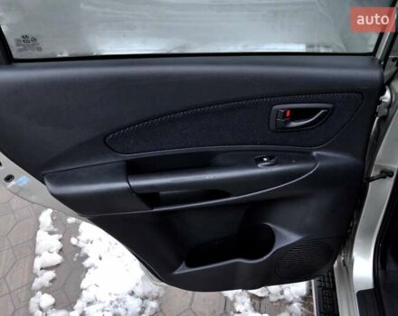 Бежевый Хендай Туксон, объемом двигателя 1.98 л и пробегом 257 тыс. км за 6500 $, фото 17 на Automoto.ua