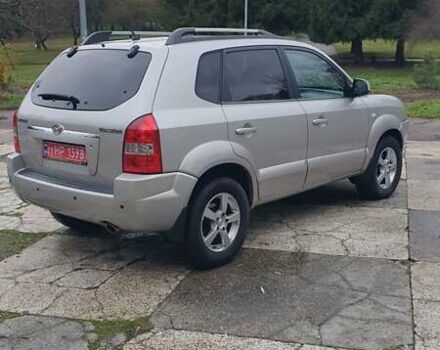 Бежевый Хендай Туксон, объемом двигателя 2 л и пробегом 254 тыс. км за 7700 $, фото 4 на Automoto.ua