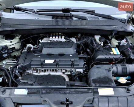 Бежевый Хендай Туксон, объемом двигателя 1.98 л и пробегом 257 тыс. км за 6500 $, фото 30 на Automoto.ua