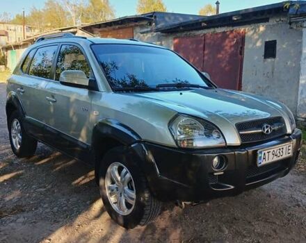 Бежевый Хендай Туксон, объемом двигателя 1.98 л и пробегом 260 тыс. км за 7200 $, фото 6 на Automoto.ua