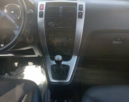 Бежевый Хендай Туксон, объемом двигателя 2 л и пробегом 184 тыс. км за 7800 $, фото 19 на Automoto.ua