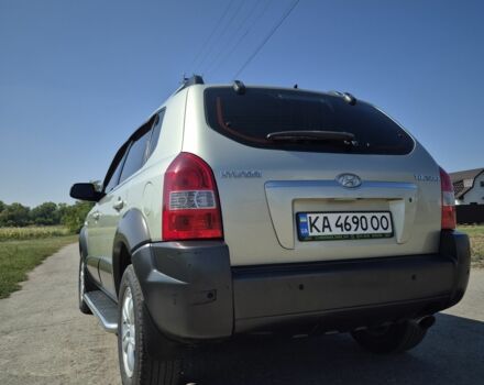 Бежевый Хендай Туксон, объемом двигателя 2 л и пробегом 180 тыс. км за 8300 $, фото 3 на Automoto.ua