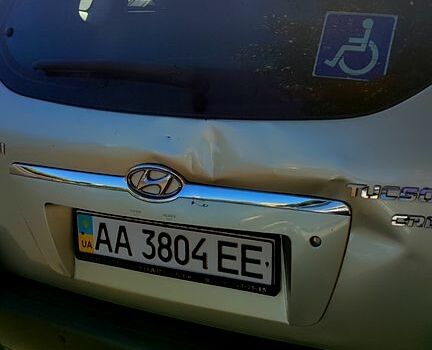 Бежевый Хендай Туксон, объемом двигателя 2 л и пробегом 285 тыс. км за 7300 $, фото 2 на Automoto.ua