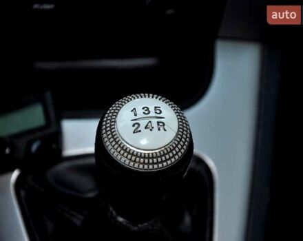 Бежевый Хендай Туксон, объемом двигателя 1.98 л и пробегом 257 тыс. км за 6500 $, фото 27 на Automoto.ua