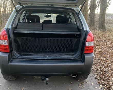 Бежевый Хендай Туксон, объемом двигателя 2 л и пробегом 344 тыс. км за 6200 $, фото 9 на Automoto.ua