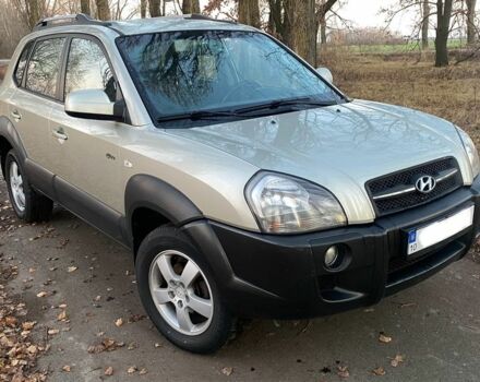 Бежевый Хендай Туксон, объемом двигателя 2 л и пробегом 344 тыс. км за 6200 $, фото 2 на Automoto.ua