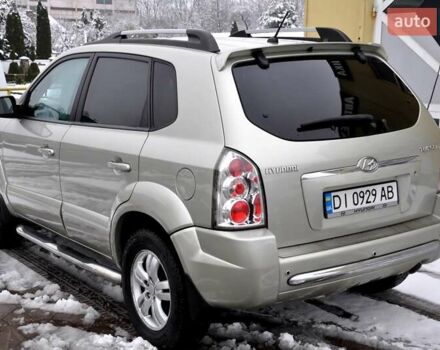 Бежевый Хендай Туксон, объемом двигателя 1.98 л и пробегом 257 тыс. км за 6500 $, фото 11 на Automoto.ua