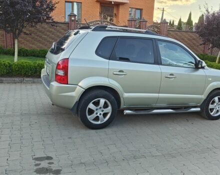 Хендай Туксон 2007 у Рівному на Automoto.ua Бежевий Хендай Туксон, об'ємом двигуна 2 л та пробігом 180 тис. км за 7999 $, фото 1 на Automoto.ua