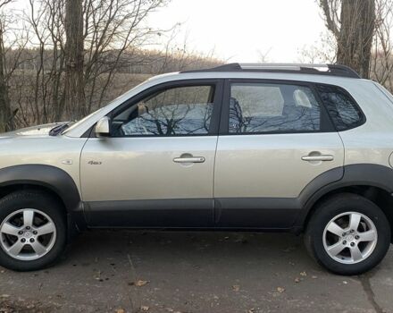 Бежевый Хендай Туксон, объемом двигателя 2 л и пробегом 344 тыс. км за 6200 $, фото 3 на Automoto.ua