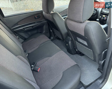 Бежевий Хендай Туксон, об'ємом двигуна 2 л та пробігом 256 тис. км за 8700 $, фото 15 на Automoto.ua