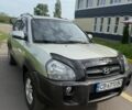 Бежевый Хендай Туксон, объемом двигателя 2 л и пробегом 184 тыс. км за 7900 $, фото 1 на Automoto.ua
