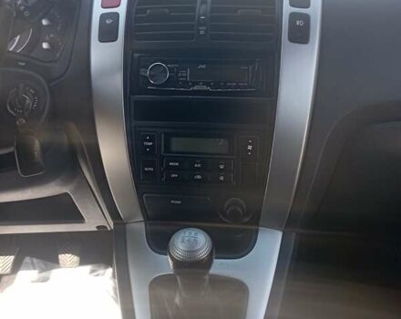 Бежевый Хендай Туксон, объемом двигателя 2 л и пробегом 184 тыс. км за 7800 $, фото 18 на Automoto.ua