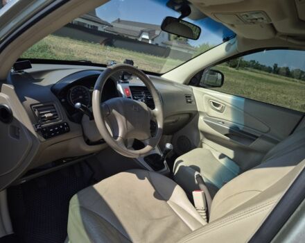 Бежевый Хендай Туксон, объемом двигателя 2 л и пробегом 180 тыс. км за 8300 $, фото 10 на Automoto.ua