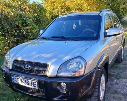 Бежевый Хендай Туксон, объемом двигателя 1.98 л и пробегом 260 тыс. км за 7200 $, фото 2 на Automoto.ua