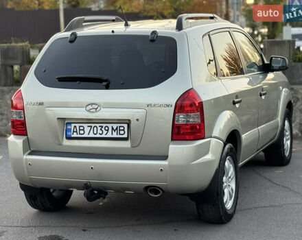 Бежевий Хендай Туксон, об'ємом двигуна 2 л та пробігом 256 тис. км за 8700 $, фото 6 на Automoto.ua