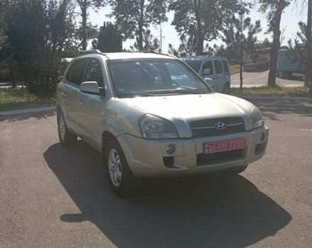 Бежевый Хендай Туксон, объемом двигателя 2 л и пробегом 184 тыс. км за 7800 $, фото 2 на Automoto.ua