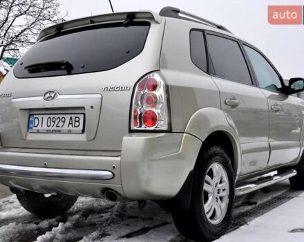 Бежевый Хендай Туксон, объемом двигателя 1.98 л и пробегом 257 тыс. км за 6500 $, фото 8 на Automoto.ua