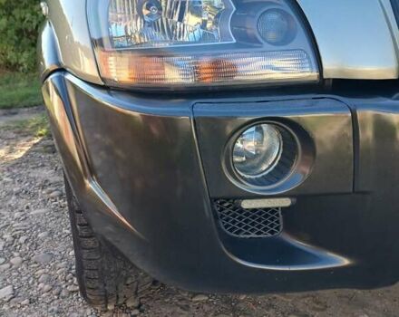 Бежевый Хендай Туксон, объемом двигателя 1.98 л и пробегом 260 тыс. км за 7200 $, фото 18 на Automoto.ua