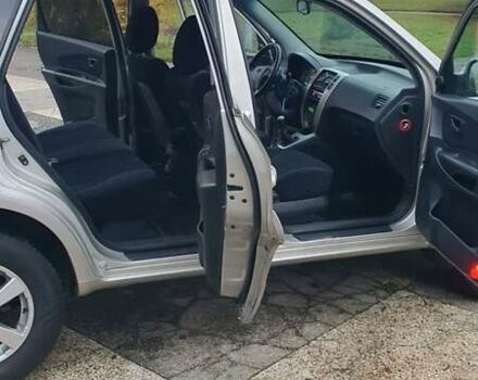 Бежевый Хендай Туксон, объемом двигателя 2 л и пробегом 254 тыс. км за 7700 $, фото 16 на Automoto.ua