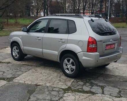 Бежевый Хендай Туксон, объемом двигателя 2 л и пробегом 254 тыс. км за 7700 $, фото 8 на Automoto.ua