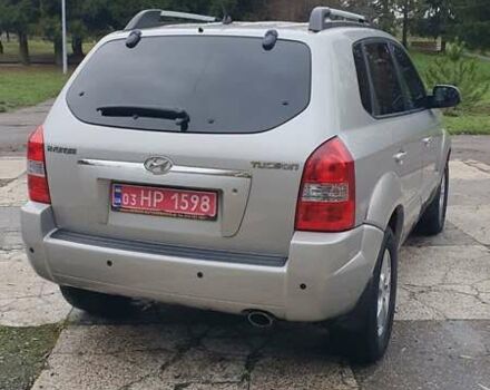 Бежевый Хендай Туксон, объемом двигателя 2 л и пробегом 254 тыс. км за 7700 $, фото 6 на Automoto.ua